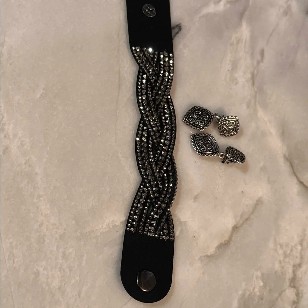 Handcrafted SET clip on Silver Dangle Earrings with bracelet set